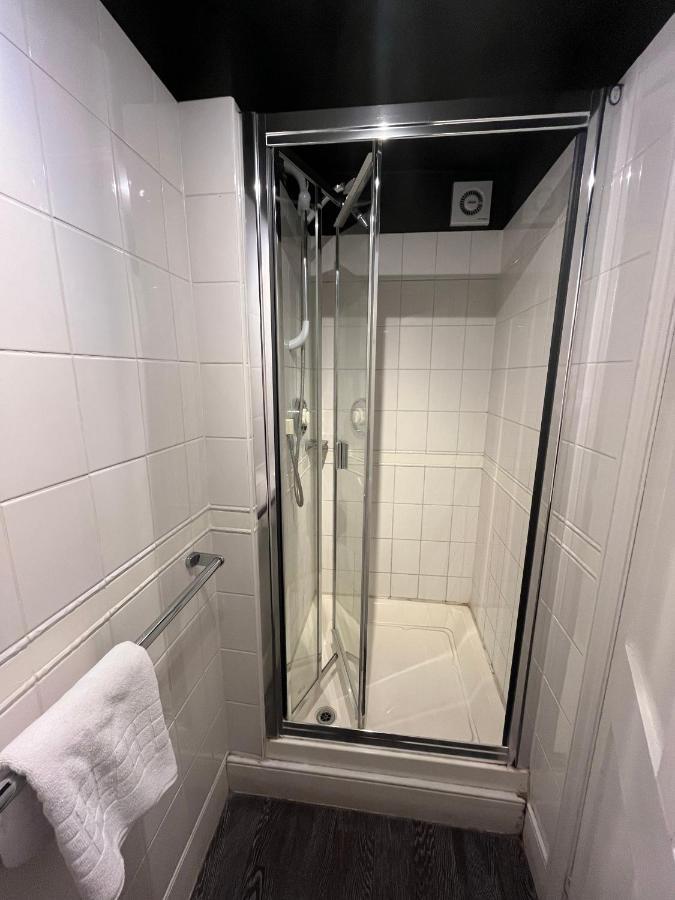 The Kings Arms Hotel Didmarton Bagian luar foto
