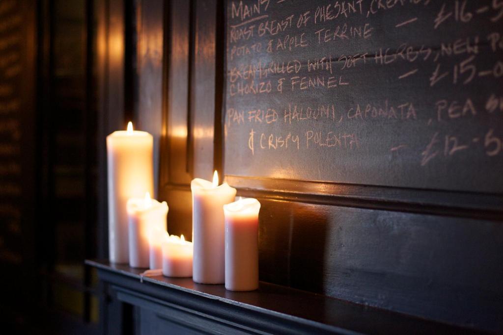 The Kings Arms Hotel Didmarton Bagian luar foto