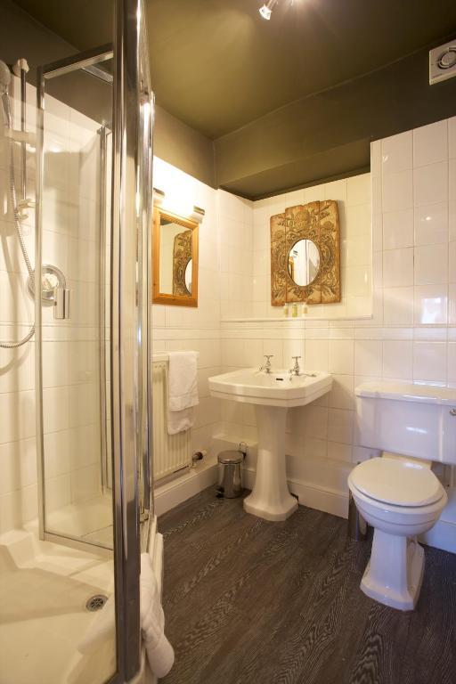 The Kings Arms Hotel Didmarton Ruang foto