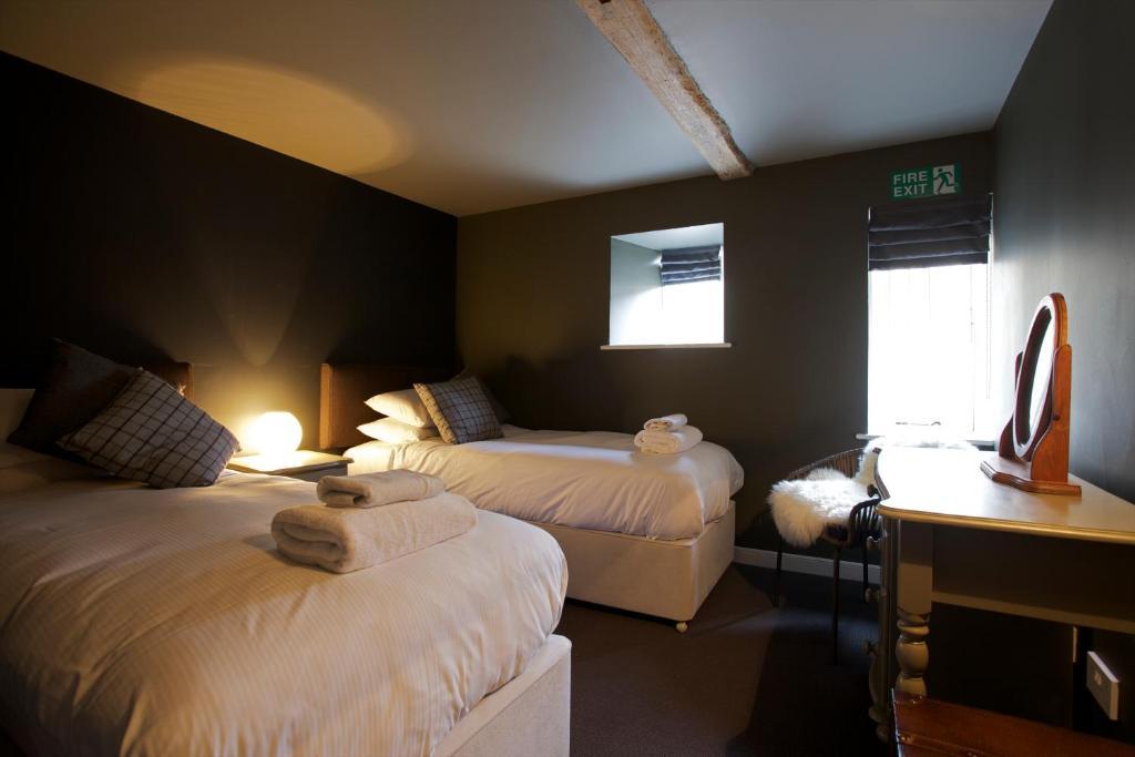 The Kings Arms Hotel Didmarton Ruang foto