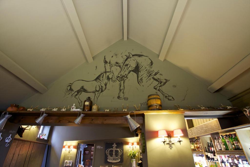The Kings Arms Hotel Didmarton Bagian luar foto
