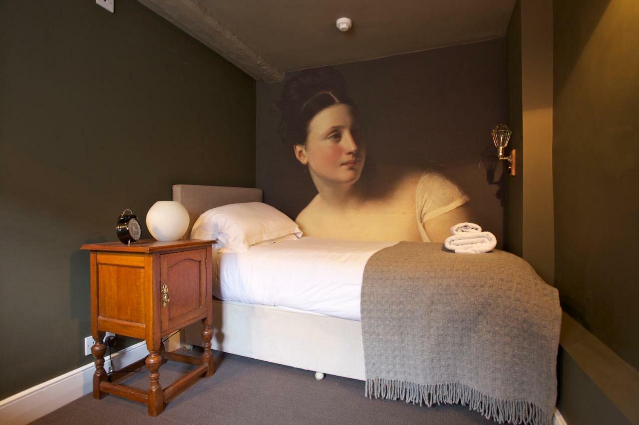 The Kings Arms Hotel Didmarton Bagian luar foto