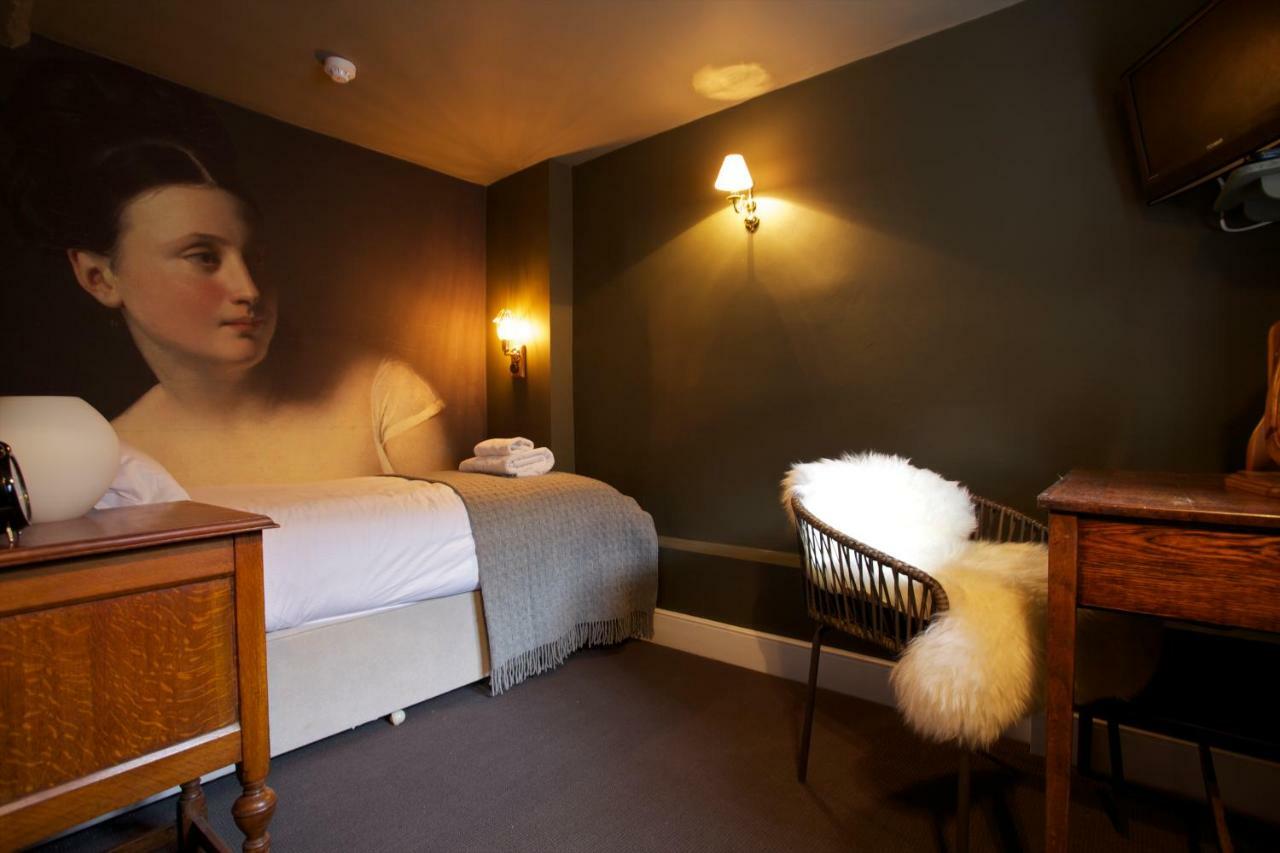 The Kings Arms Hotel Didmarton Bagian luar foto